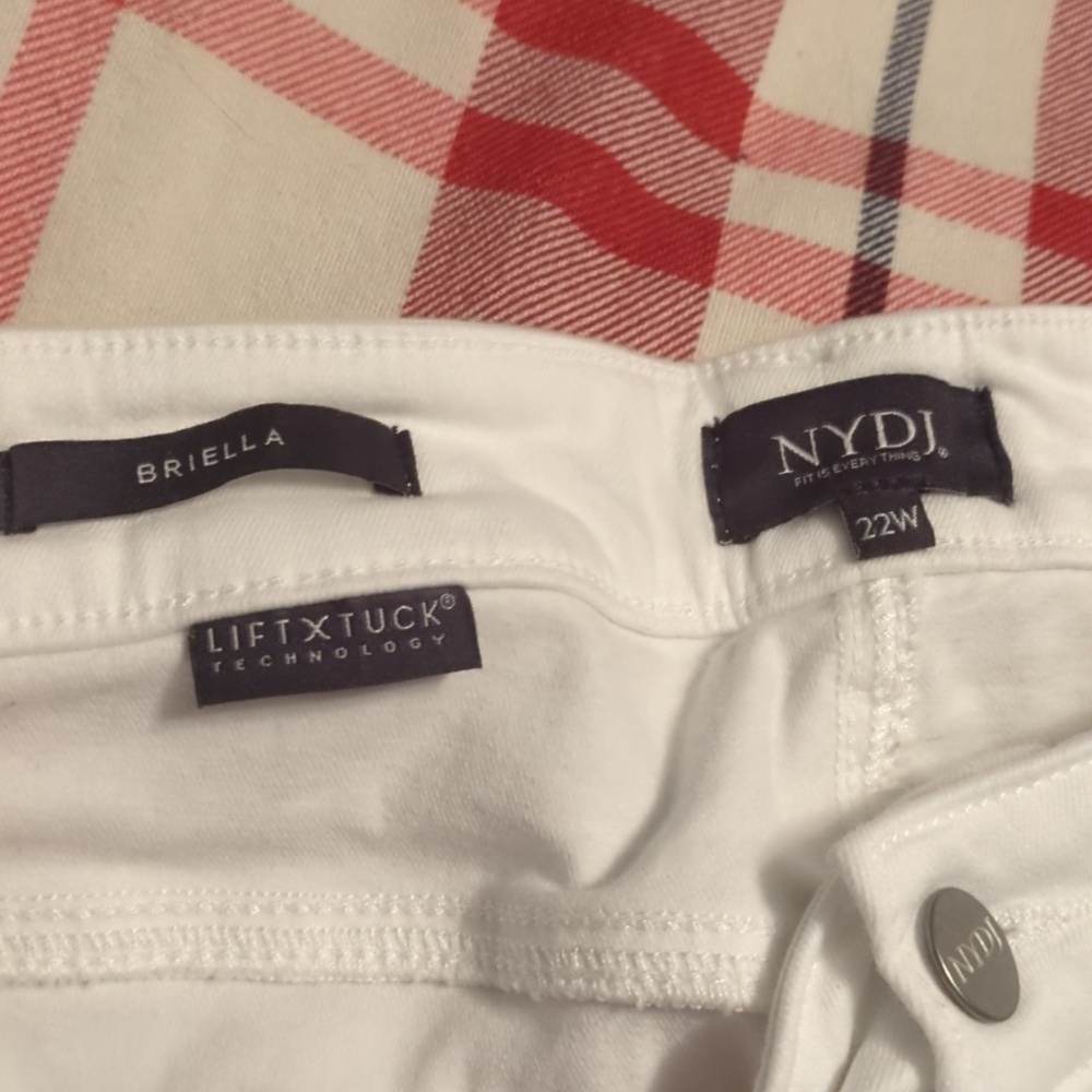 NYDJ White Denim Briella 11 In Shorts - Picture 4 of 5